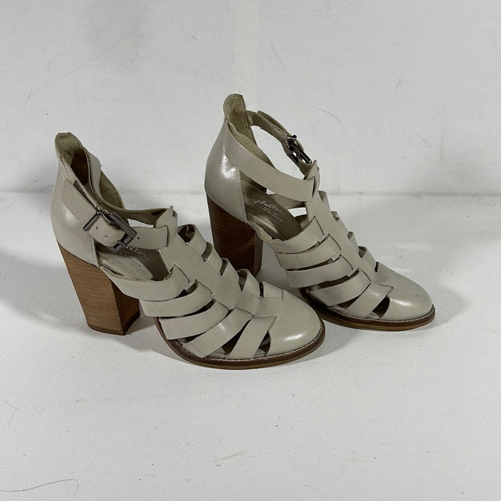 Light white grey Seychelles block heels